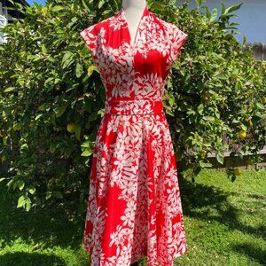 Vintage 1970s Red and White Floral Dress size Small